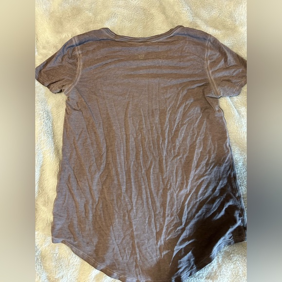 Lululemon tshirt - Picture 2 of 3